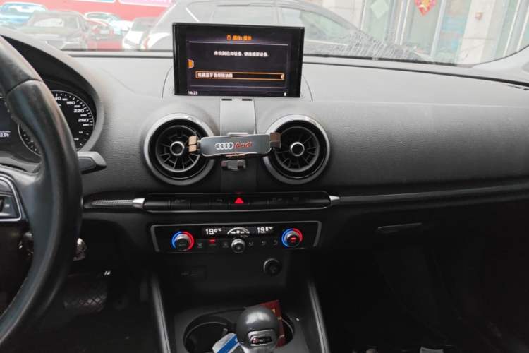 Used Audi A3 2019 Limousine 35 TFSI Style Version China V Emission Standard Audio And AC Panel