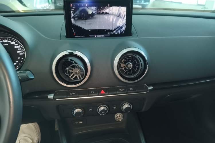 Used Audi A3 2019 Limousine 35 TFSI Fashion Edition China VI Emission Standard Audio And AC Panel