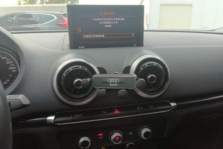Used Audi A3 2019 Limousine 35 TFSI Fashion Edition China VI Emission Standard Audio And AC Panel