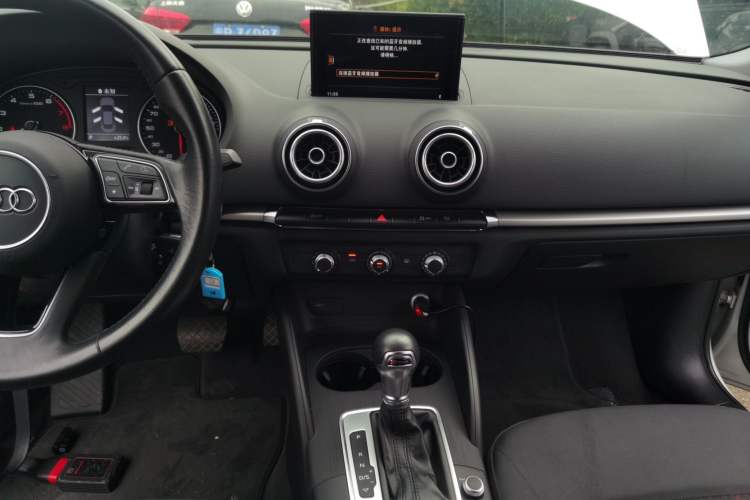 Used Audi A3 2019 Limousine 35 TFSI Ambition China VI Audio And AC Panel