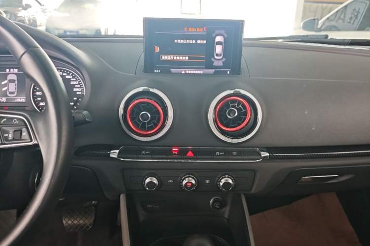 Used Audi A3 2019 Limousine 35 TFSI Fashion Edition China V standard Audio And AC Panel