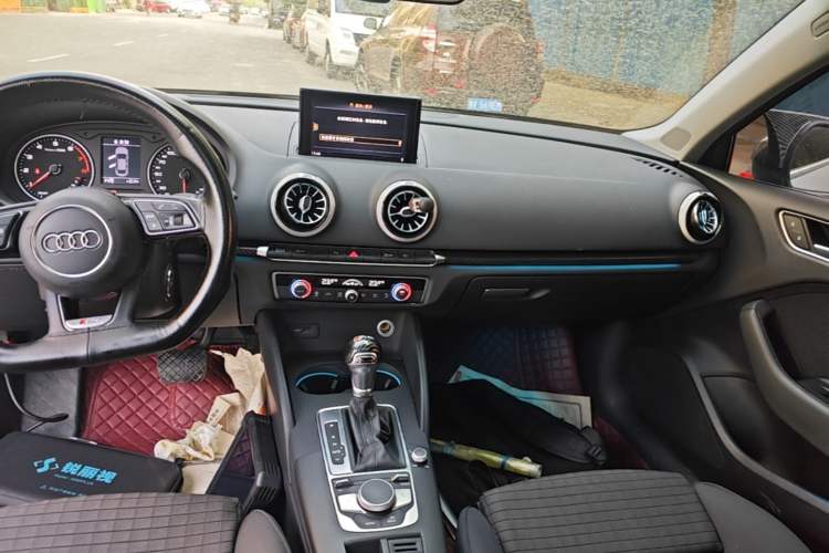 Used Audi A3 2019 Limousine 35 TFSI Sporty Version China VI Audio And AC Panel