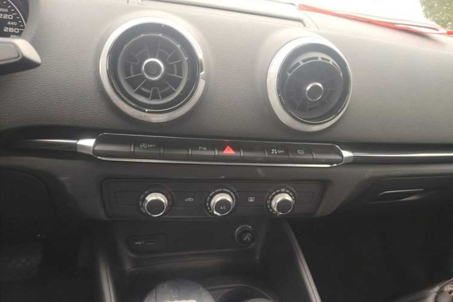 Used Audi A3 2019 Sportback 35 TFSI Fashion Edition China V Audio And AC Panel