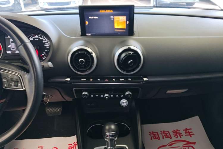 Used Audi A3 2019 Limousine 35 TFSI Style Version China V Emission Standard Audio And AC Panel