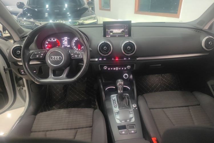 Used Audi A3 2019 Limousine 35 TFSI Sport Edition China V Emission Standard Center Console