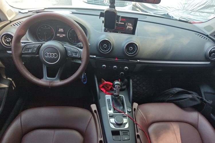 Used Audi A3 2019 Limousine 35 TFSI Ambition China V Center Console