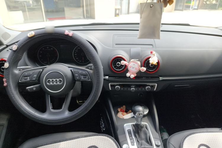 Used Audi A3 2019 Sportback 35 TFSI Style Edition China VI Emission Standard Center Console
