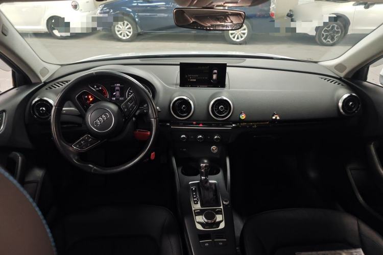 Used Audi A3 2019 Sportback 35 TFSI Fashion Edition China VI Emission Standard Center Console