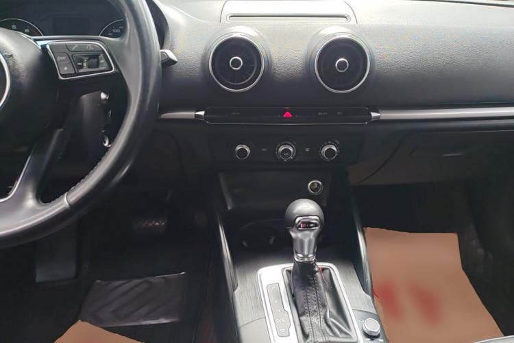 Used Audi A3 2019 Sportback 35 TFSI Ambition China VI Center Console