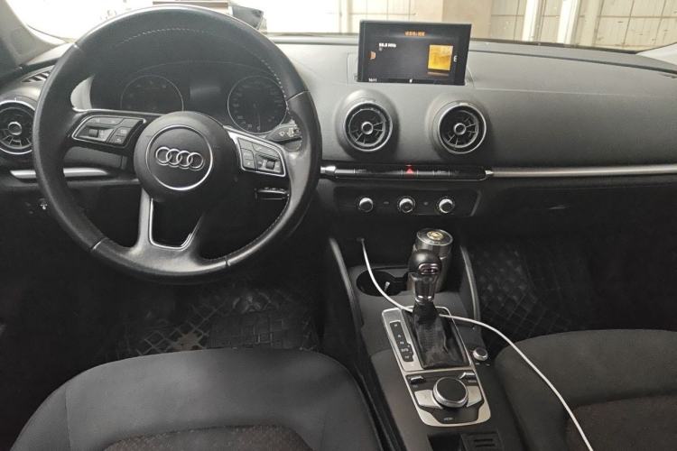 Used Audi A3 2019 Limousine 35 TFSI Ambition China V Center Console