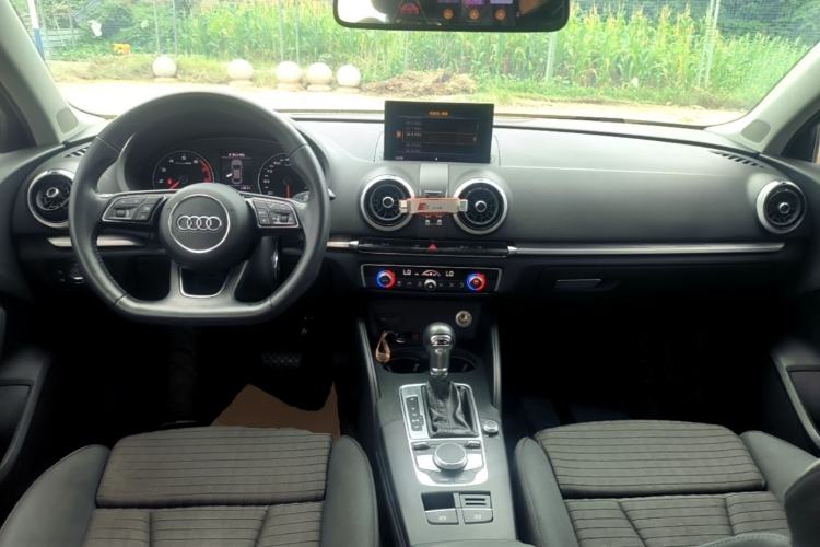 Used Audi A3 2019 Limousine 35 TFSI Sport Edition China V Emission Standard Center Console