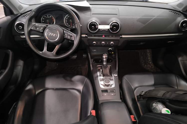Used Audi A3 2019 Sportback 35 TFSI Ambition China VI Center Console