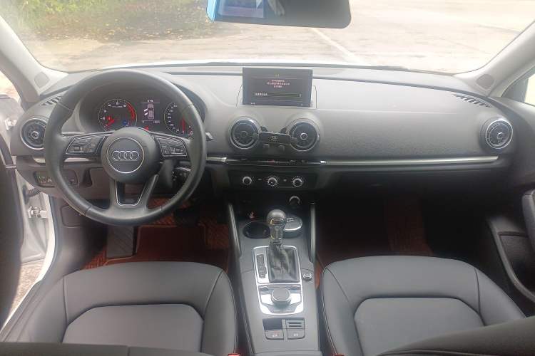 Used Audi A3 2019 Sportback 35 TFSI Ambition China VI Center Console