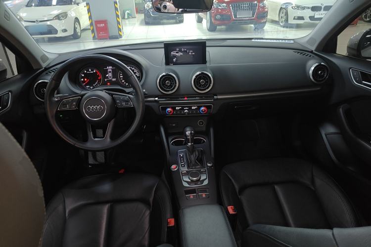 Used Audi A3 2019 Limousine 35 TFSI Style Edition China VI Emission Standard Center Console