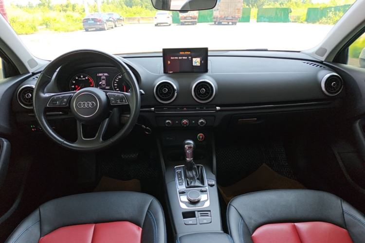 Used Audi A3 2019 Limousine 35 TFSI Fashion Edition China VI Emission Standard Center Console