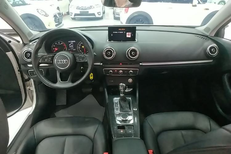Used Audi A3 2019 Limousine 35 TFSI Ambition China V Center Console