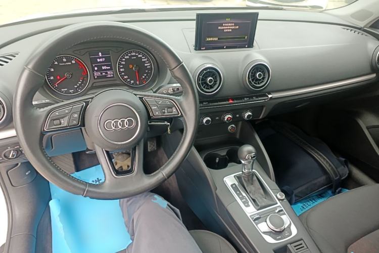 Used Audi A3 2019 Limousine 35 TFSI Ambition China VI Center Console