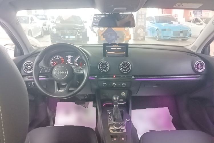 Used Audi A3 2019 Limousine 35 TFSI Ambition China V Center Console