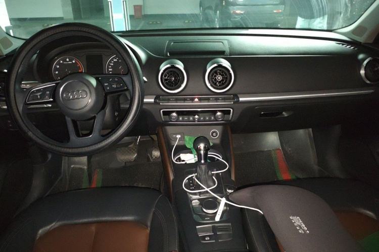 Used Audi A3 2019 Limousine 35 TFSI Style Version China V Emission Standard Center Console