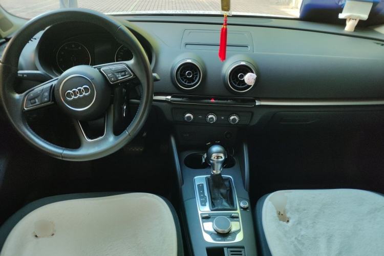 Used Audi A3 2019 Limousine 35 TFSI Ambition China V Center Console