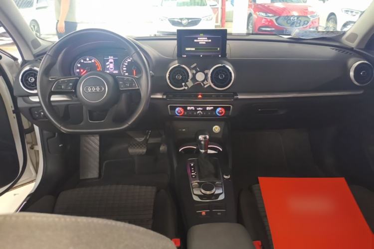 Used Audi A3 2019 Limousine 35 TFSI Sporty Version China VI Center Console