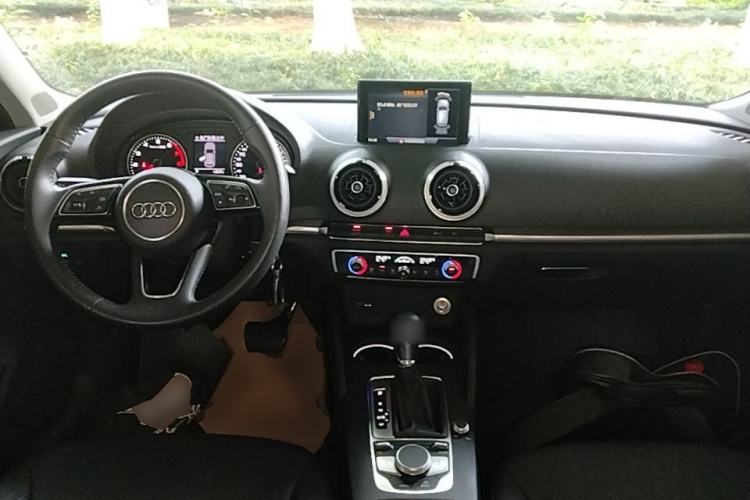 Used Audi A3 2019 Sportback 35 TFSI Style Edition China VI Emission Standard Center Console