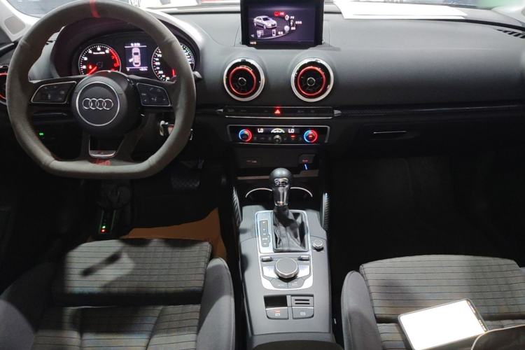 Used Audi A3 2019 Limousine 40 TFSI Sport Version China V Emission Standard Center Console