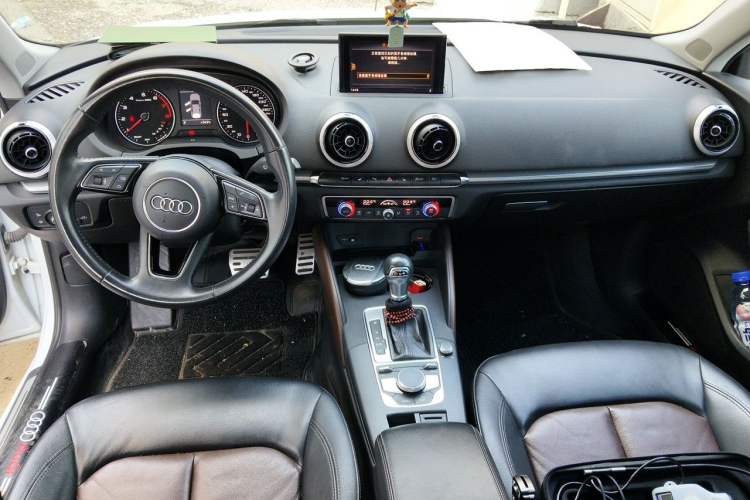 Used Audi A3 2019 Sportback 35 TFSI Style Version China V Emission Standard Center Console