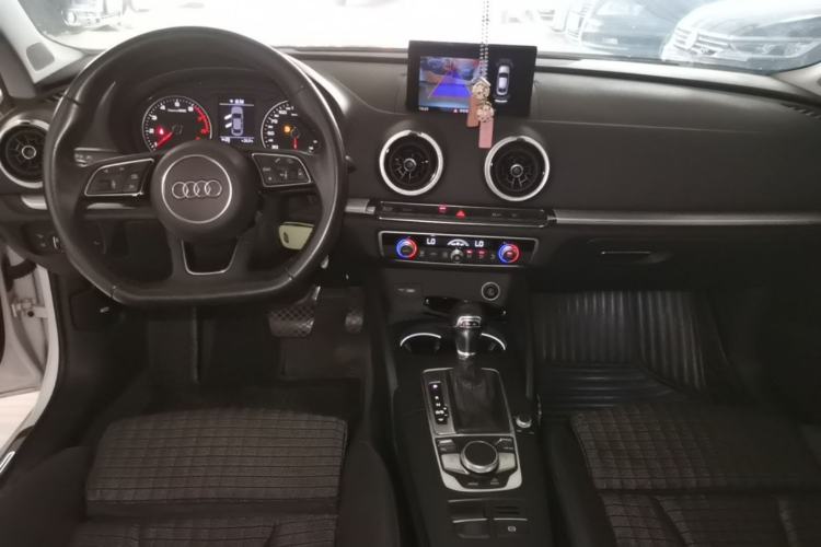Used Audi A3 2019 Limousine 35 TFSI Sporty Version China VI Center Console