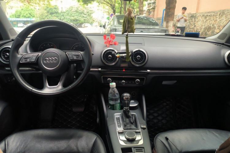 Used Audi A3 2019 Limousine 35 TFSI Style Edition China VI Emission Standard Center Console