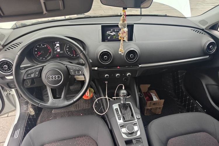 Used Audi A3 2019 Sportback 35 TFSI Ambition China VI Center Console
