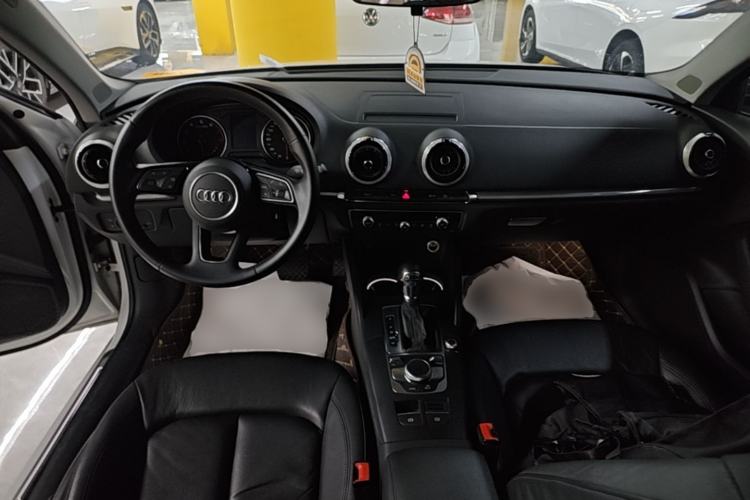 Used Audi A3 2019 Limousine 35 TFSI Style Version China V Emission Standard Center Console
