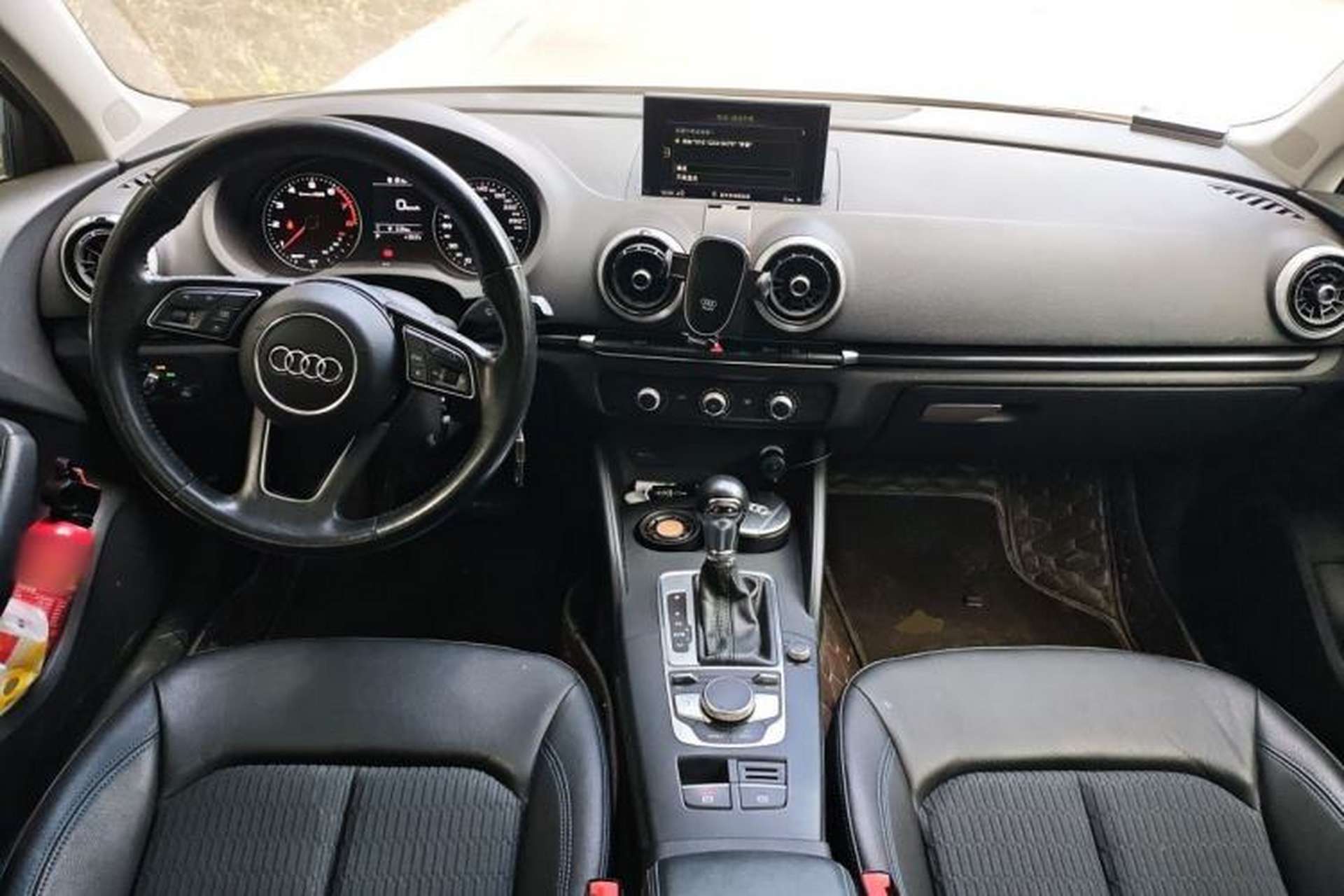 Used Audi A3 2019 Limousine 35 TFSI Fashion Edition China V standard Center Console