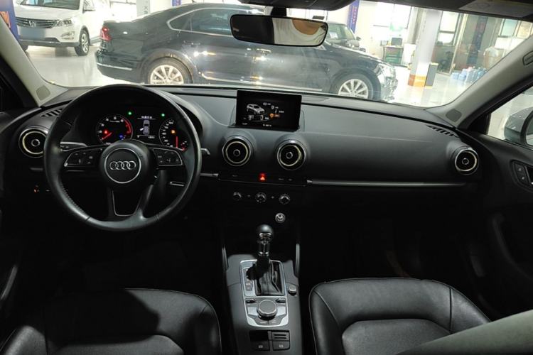 Used Audi A3 2019 Sportback 35 TFSI Ambition China VI Center Console