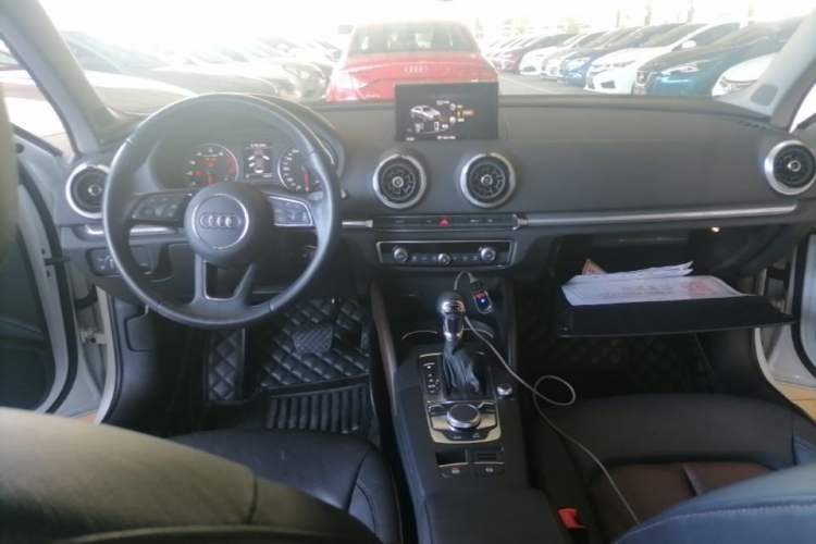 Used Audi A3 2019 Limousine 35 TFSI Style Edition China VI Emission Standard Center Console