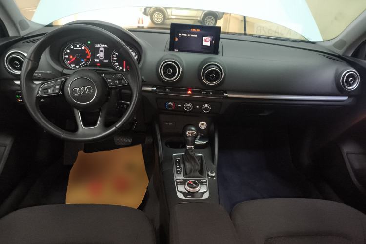 Used Audi A3 2019 Limousine 35 TFSI Ambition China V Center Console