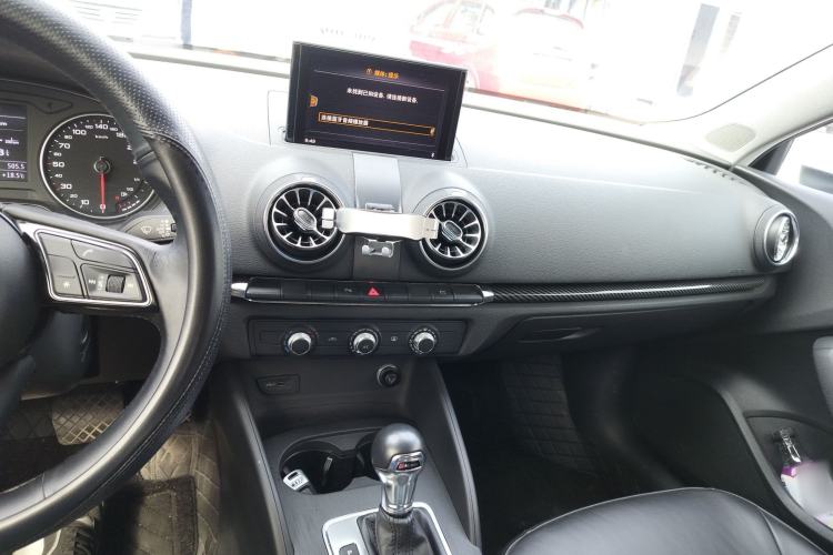 Used Audi A3 2019 Limousine 35 TFSI Ambition China VI Center Console
