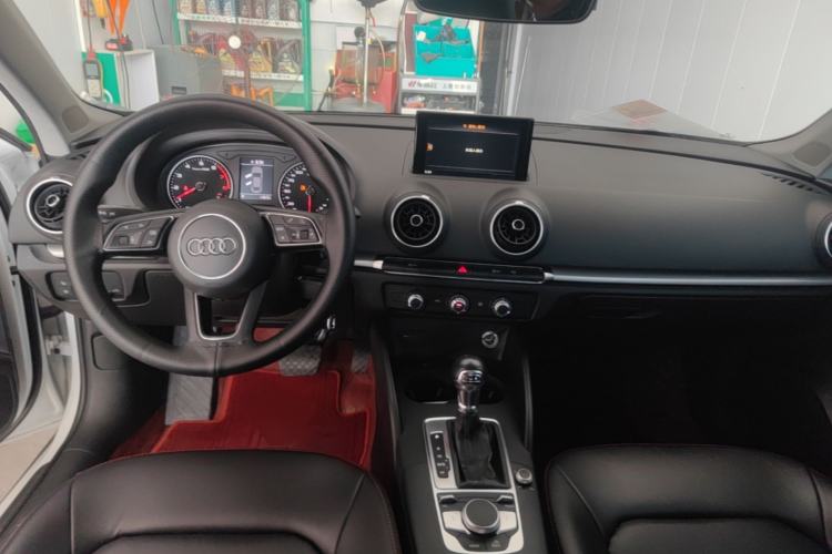 Used Audi A3 2019 Limousine 35 TFSI Ambition China VI Center Console