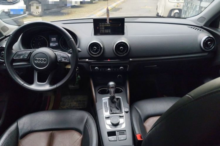 Used Audi A3 2019 Sportback 35 TFSI Style Edition China VI Emission Standard Center Console