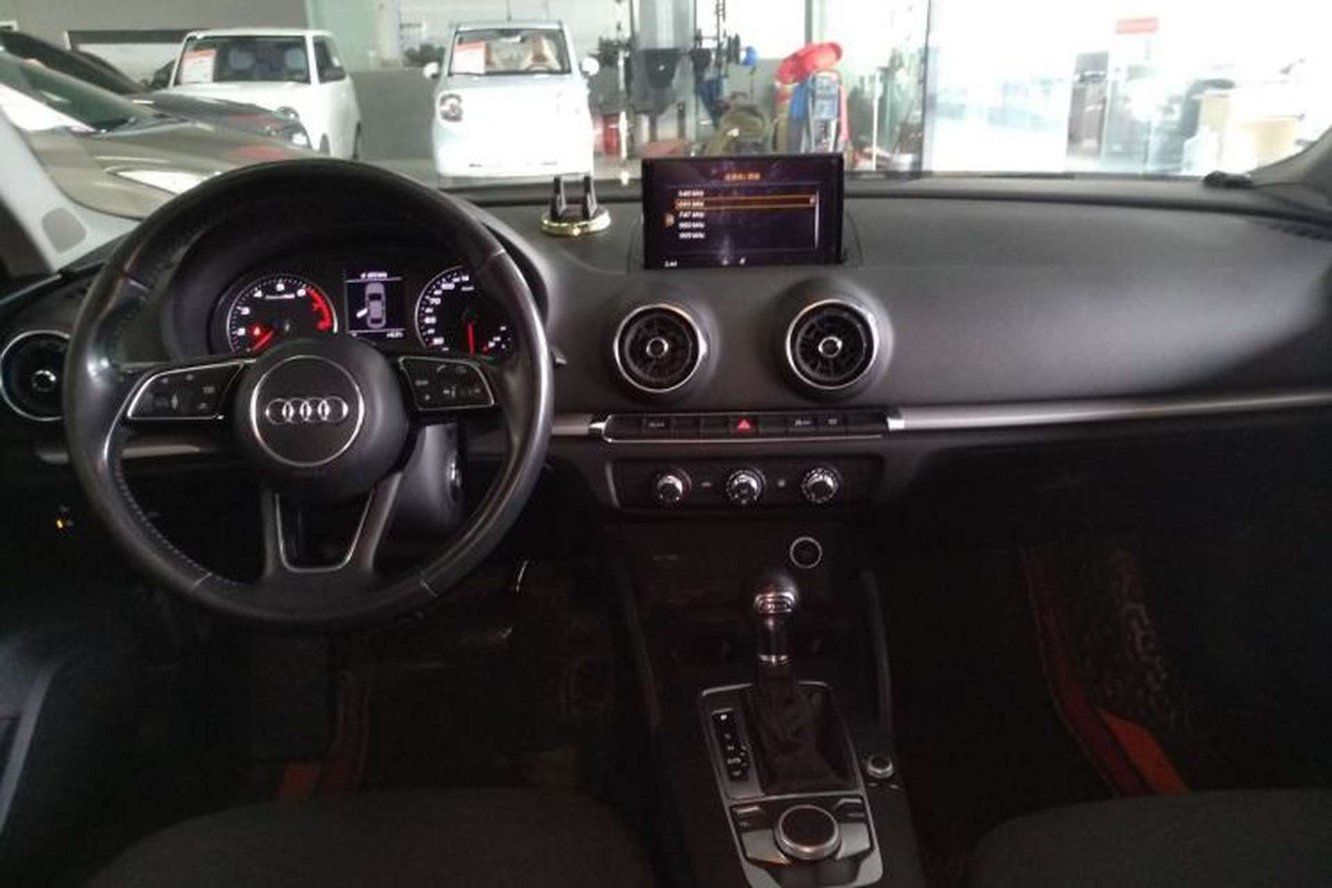 Used Audi A3 2019 Limousine 35 TFSI Ambition China VI Center Console