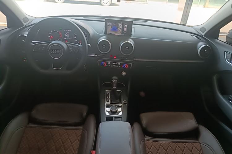 Used Audi A3 2019 Sportback 35 TFSI Sporty Version China VI Center Console