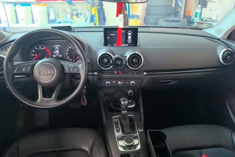 Used Audi A3 2019 Limousine 35 TFSI Fashion Edition China VI Emission Standard Center Console