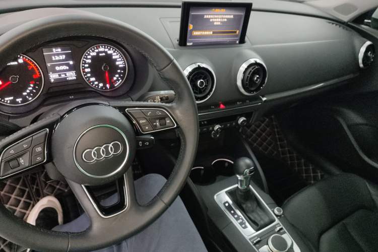 Used Audi A3 2019 Limousine 35 TFSI Style Version China V Emission Standard Center Console