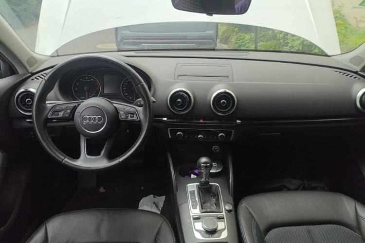 Used Audi A3 2019 Sportback 35 TFSI Fashion Edition China VI Emission Standard Center Console