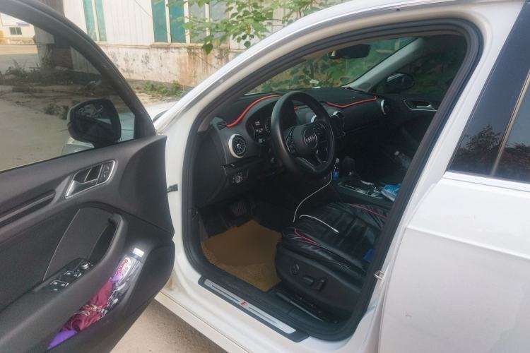 Used Audi A3 2019 Sportback 35 TFSI Fashion Edition China VI Emission Standard Driver Seat