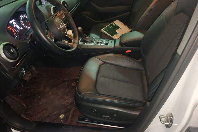 Used Audi A3 2019 Sportback 35 TFSI Fashion Edition China VI Emission Standard Driver Seat