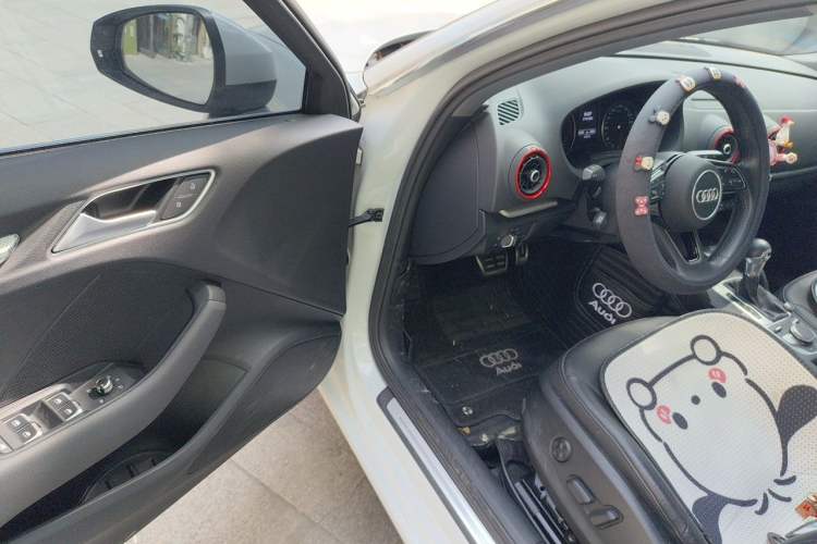 Used Audi A3 2019 Sportback 35 TFSI Style Edition China VI Emission Standard Driver Seat