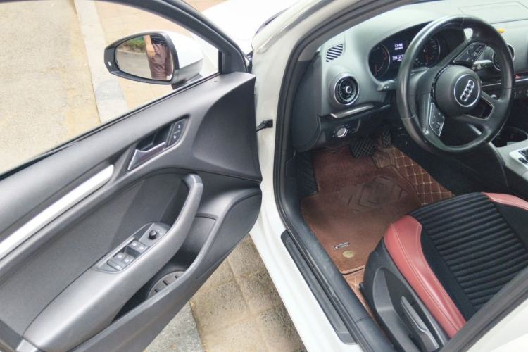 Used Audi A3 2019 Sportback 35 TFSI Ambition China VI Driver Seat