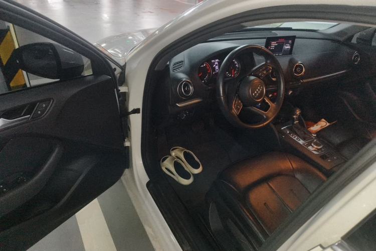 Used Audi A3 2019 Limousine 35 TFSI Ambition China VI Driver Seat