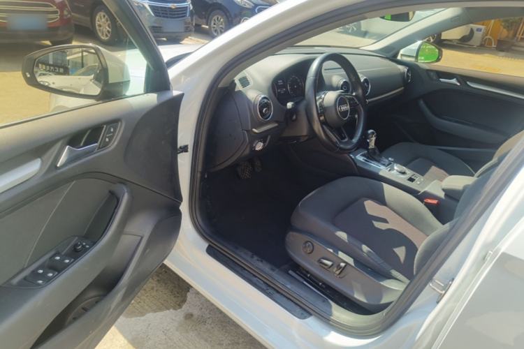 Used Audi A3 2019 Limousine 35 TFSI Ambition China VI Driver Seat